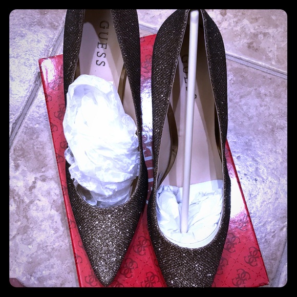 Guess Copper Shimmer Pumps - Picture 5 of 9